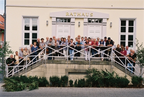 Teilnehmer vor dem Rathaus von Königslutter
